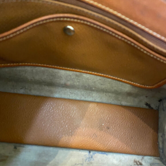 Vtg. Dooney & Bourke Pebble Leather Crossbody Bag Purse Taupe Brown Footed READ - Picture 9 of 10